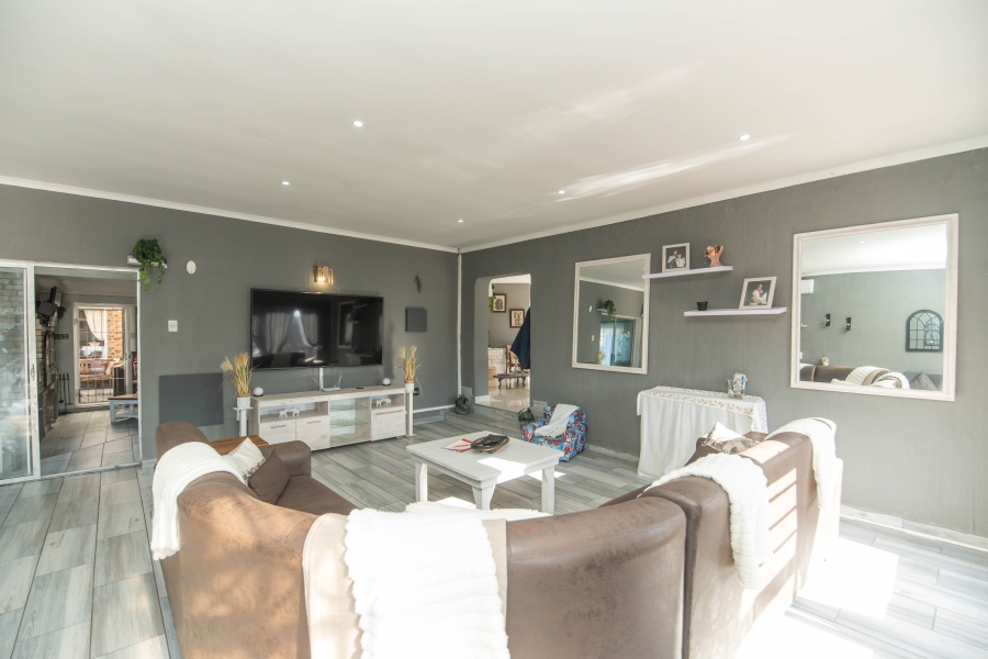 6 Bedroom Property for Sale in Sherwood Eastern Cape